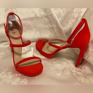 Brand New Peach H & M Platform Stilettos Size 42/US 10!